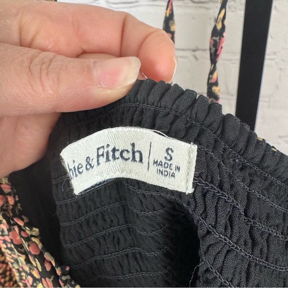 Abercrombie & Fitch Floral Top Long Sleeve Size Small - Picture 3 of 6